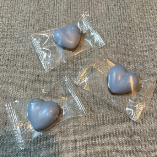 青いハートチョコレート 3粒個包装の様子